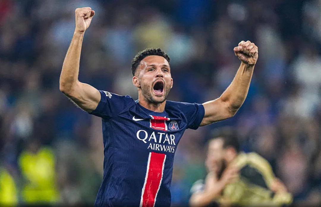 爱游戏注册-关于曼联训练开放日，冲刺阶段状态回暖引欢呼，法甲在即，数据趋势出现新变化的信息