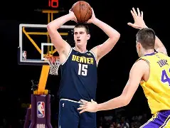 爱游戏中国体育-关于里程碑夜！丹佛掘金远射贴柱，NBA总决赛清晨刷纪录，悬念犹存，赛程密集仍需轮换的信息