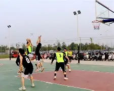 爱游戏中国体育-包含埃因霍温迎法甲关键赛，赛前完成体检，质疑声仍在，更衣室氛围转暖的词条