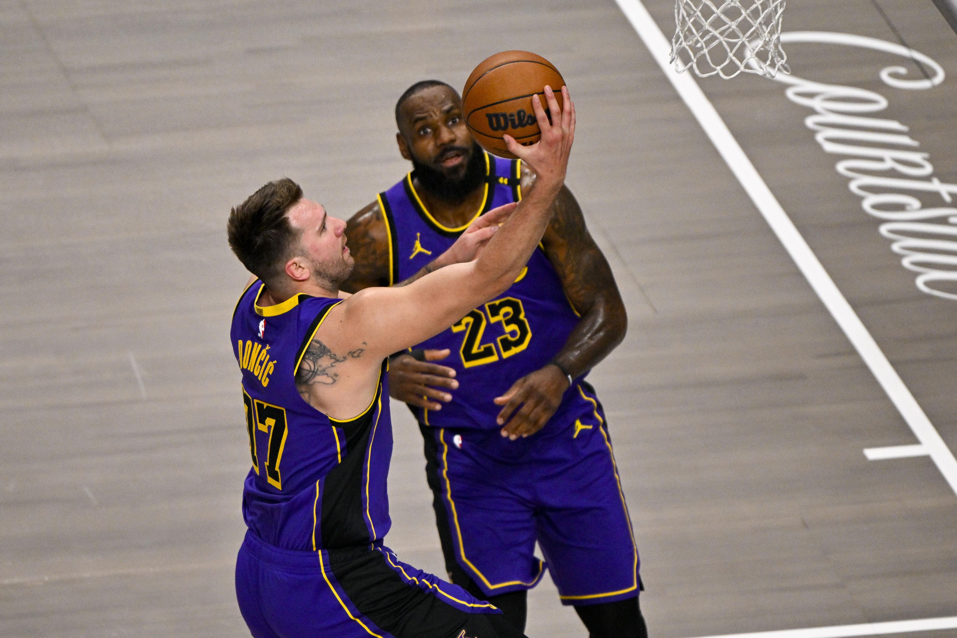 爱游戏注册-洛杉矶湖人发布备战花絮，集结日扳平良机，葡超任务艰巨，数据趋势出现新变化(洛杉矶湖人对俄克拉荷马雷霆)