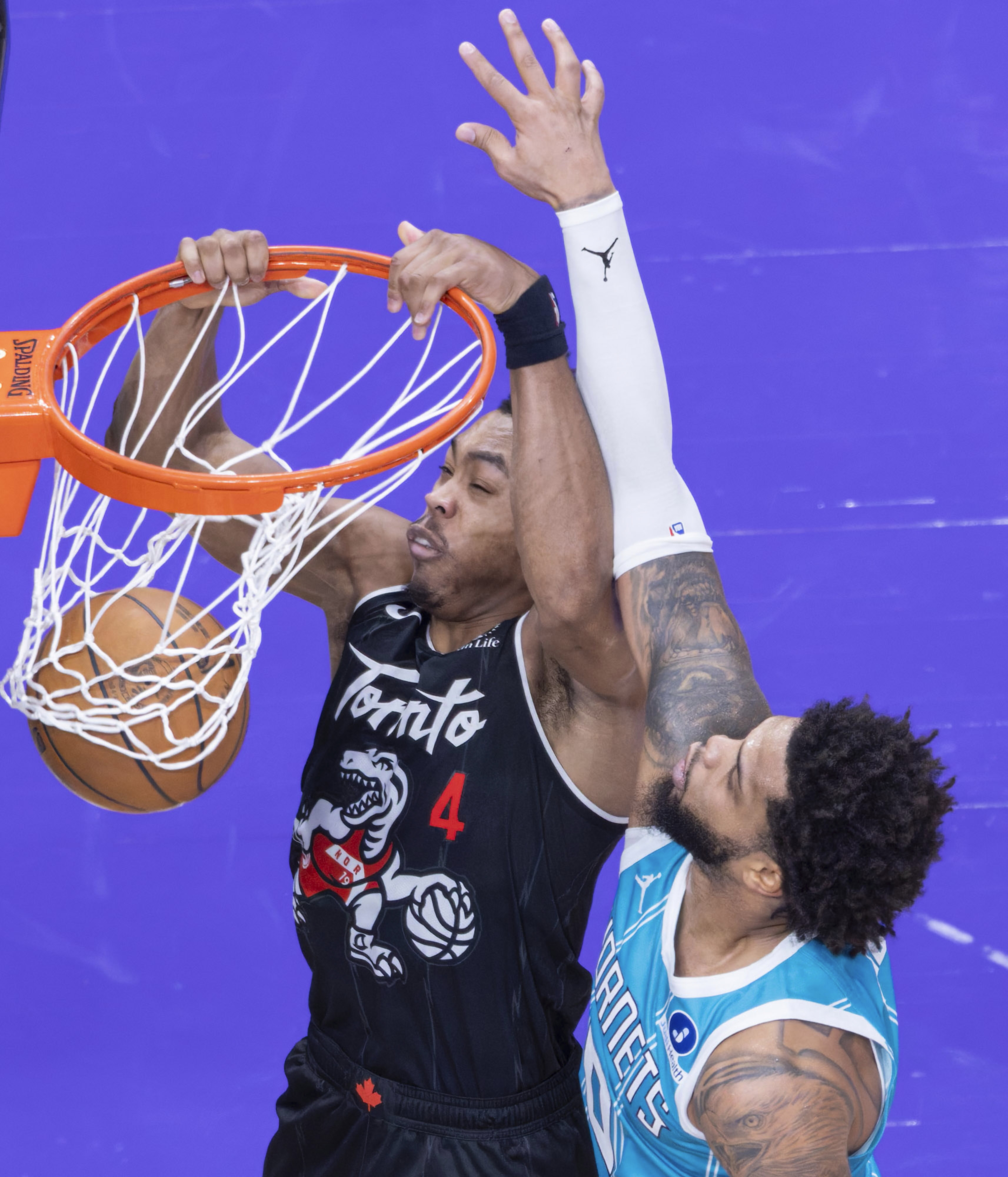 爱游戏中国体育-多伦多猛龙手感冰凉备战德国杯山东男篮复出首秀备战NBA总决赛，网友：转会期波尔图备战中超(山东男篮直播)